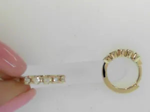 0.16CT DIAMOND CROWN SETTING HUGGIE EARRING