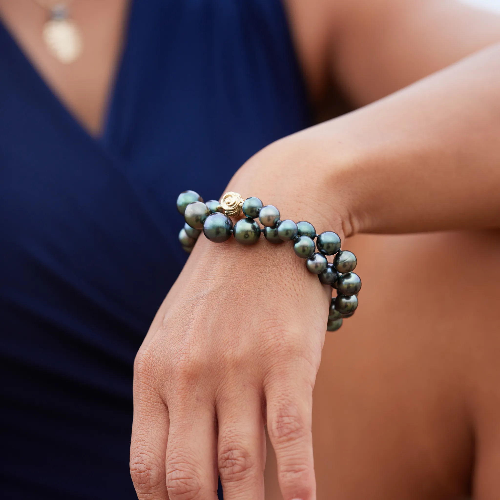 18-20" Tahitian Black Pearl Strand with Magnetic Gold Clasp - 8-12mm