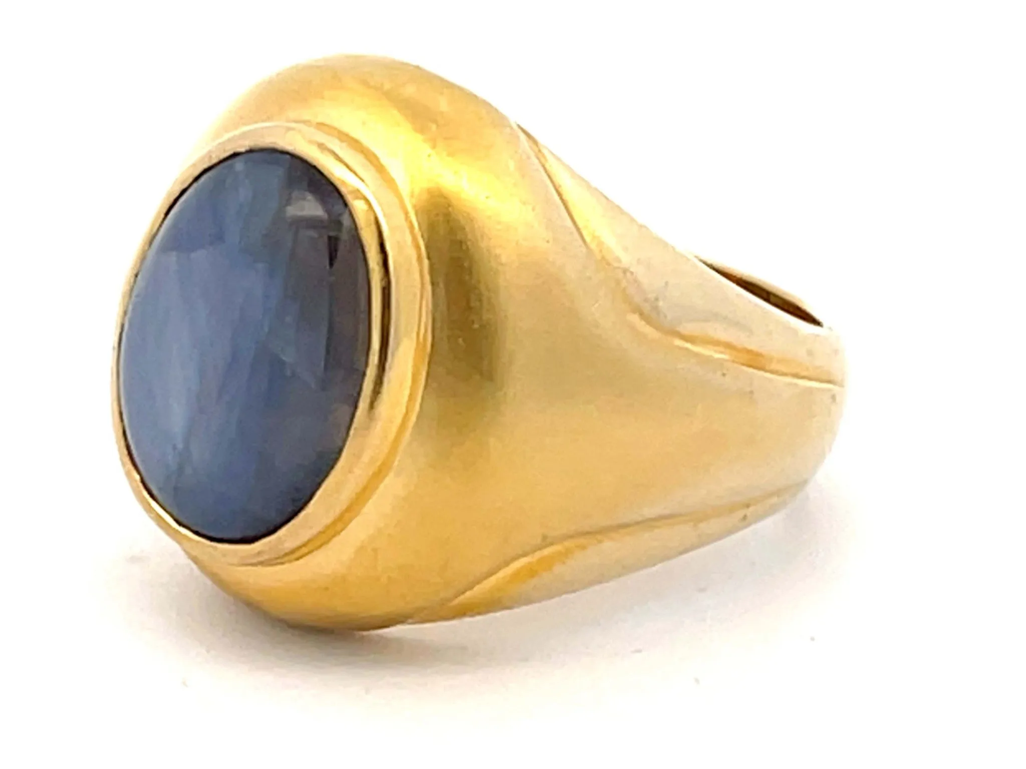 Blue Star Sapphire Ring in 18k Yellow Gold