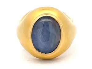 Blue Star Sapphire Ring in 18k Yellow Gold