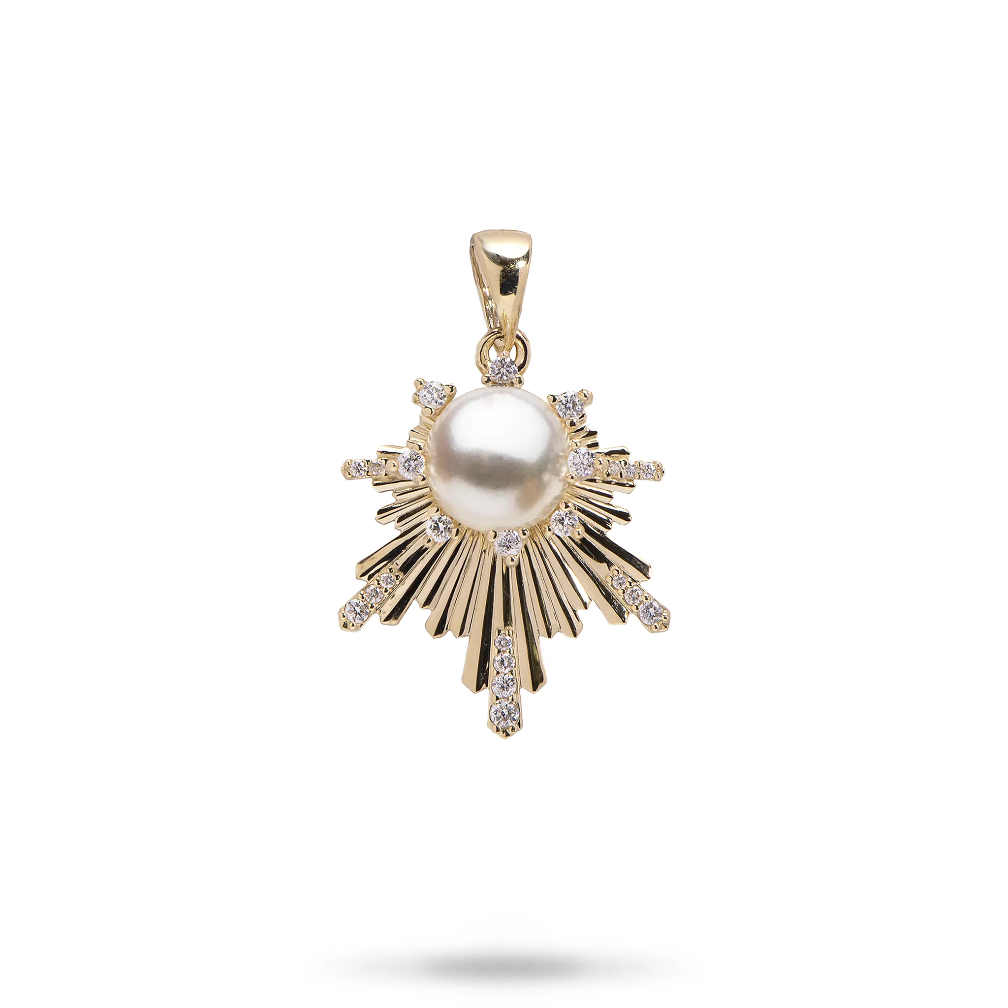 E Ho???la Akoya White Pearl Pendant in Gold with Diamonds - 22mm
