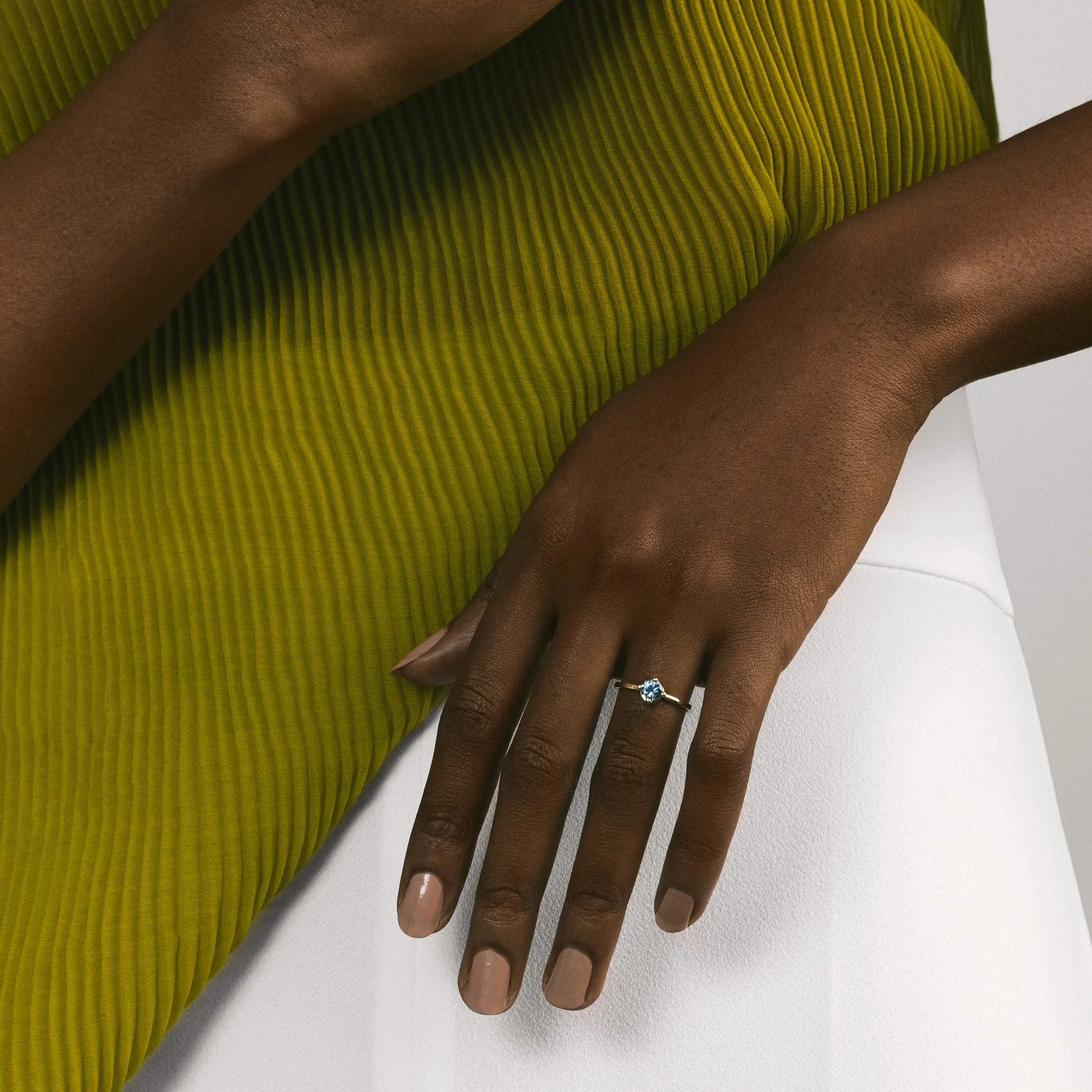 Ema Ring with 0.76ct Sapphire
