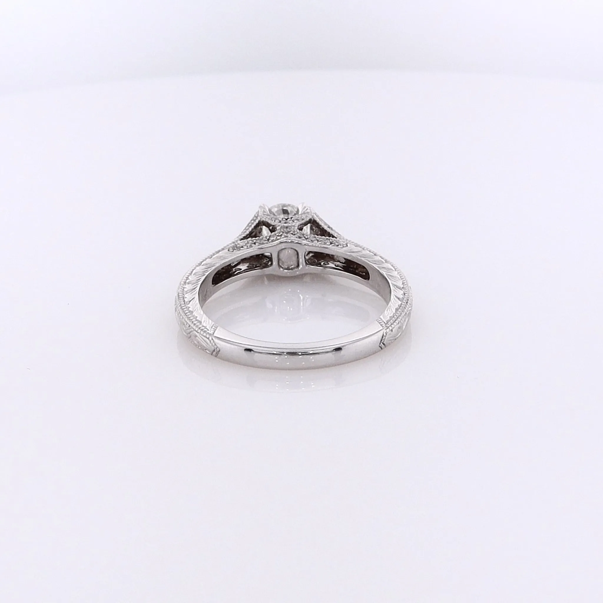Estate 18 Karat White Gold Diamond Ring