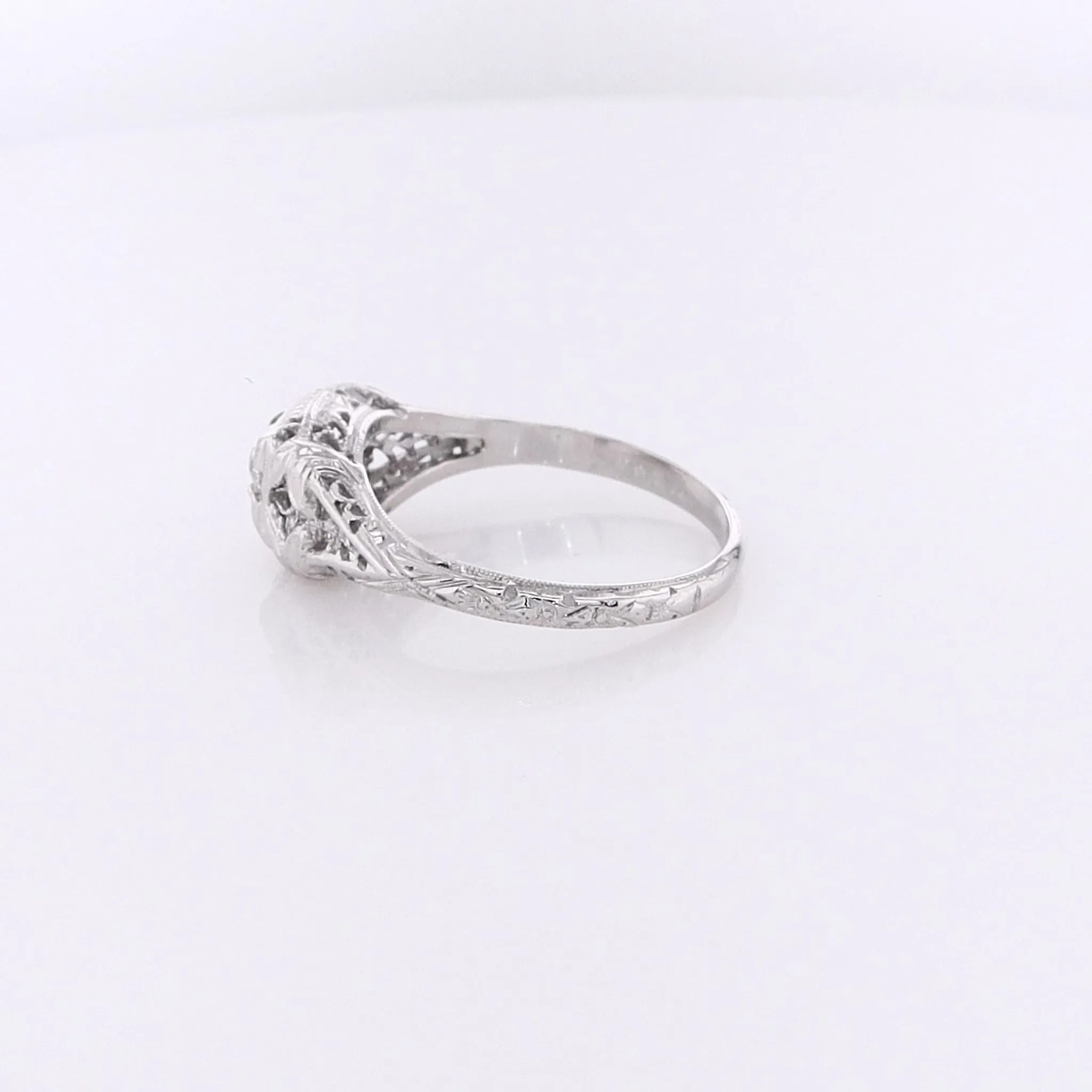 Estate 18 Karat White Gold Illusion Head Diamond Ring