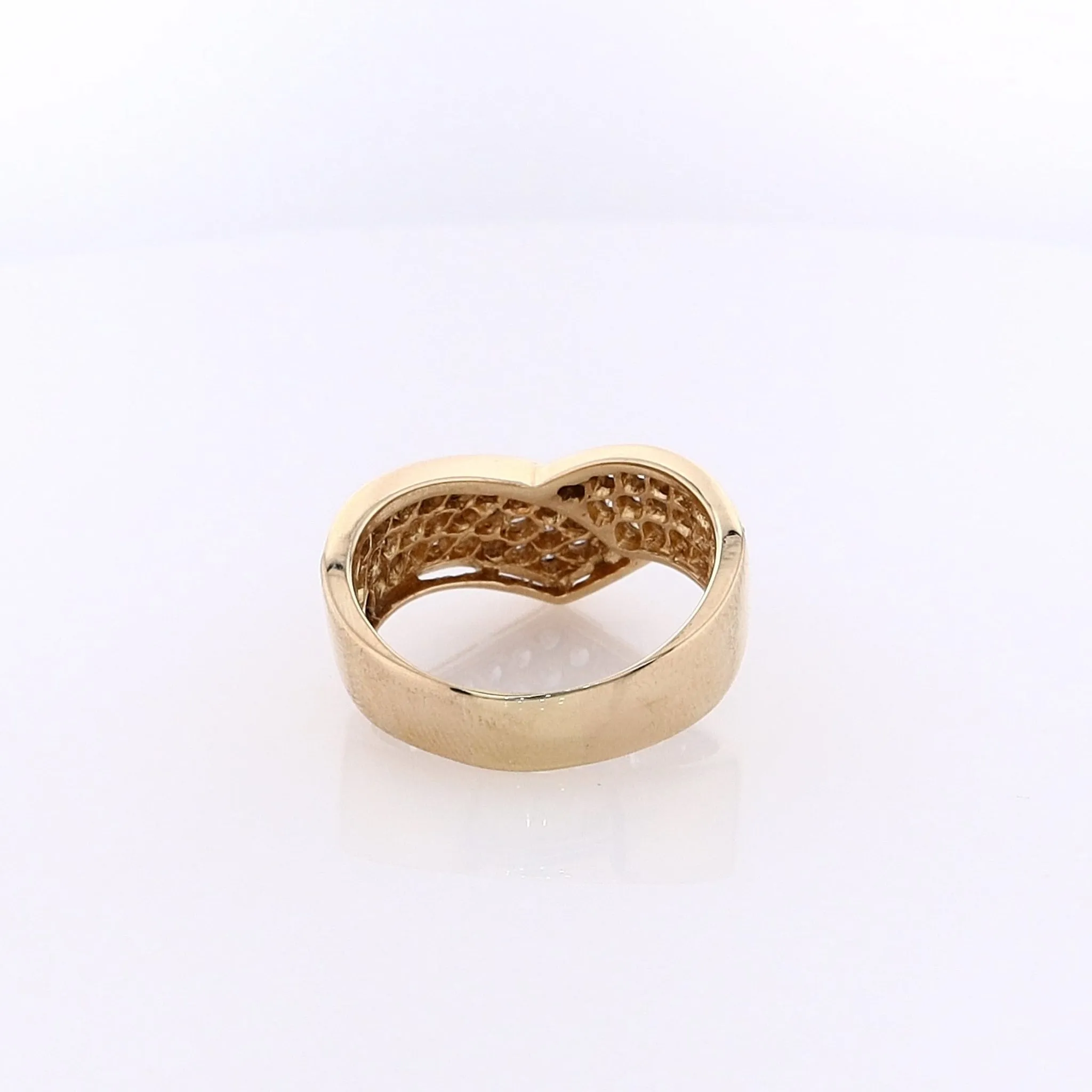 Estate 18 Karat Yellow Gold Ribbon Design Diamond Ring