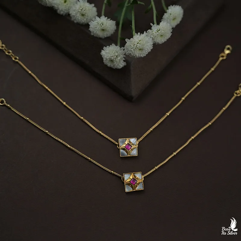 Gold Pleated Kundan Anklet - 8405