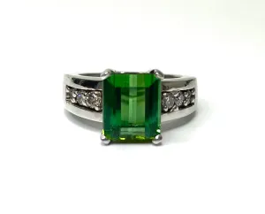Green Tourmaline Emeraldcut Ring 3.52 cts
