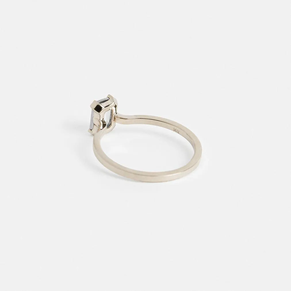 Inga Ring with Salt and Pepper Diamond in Gold