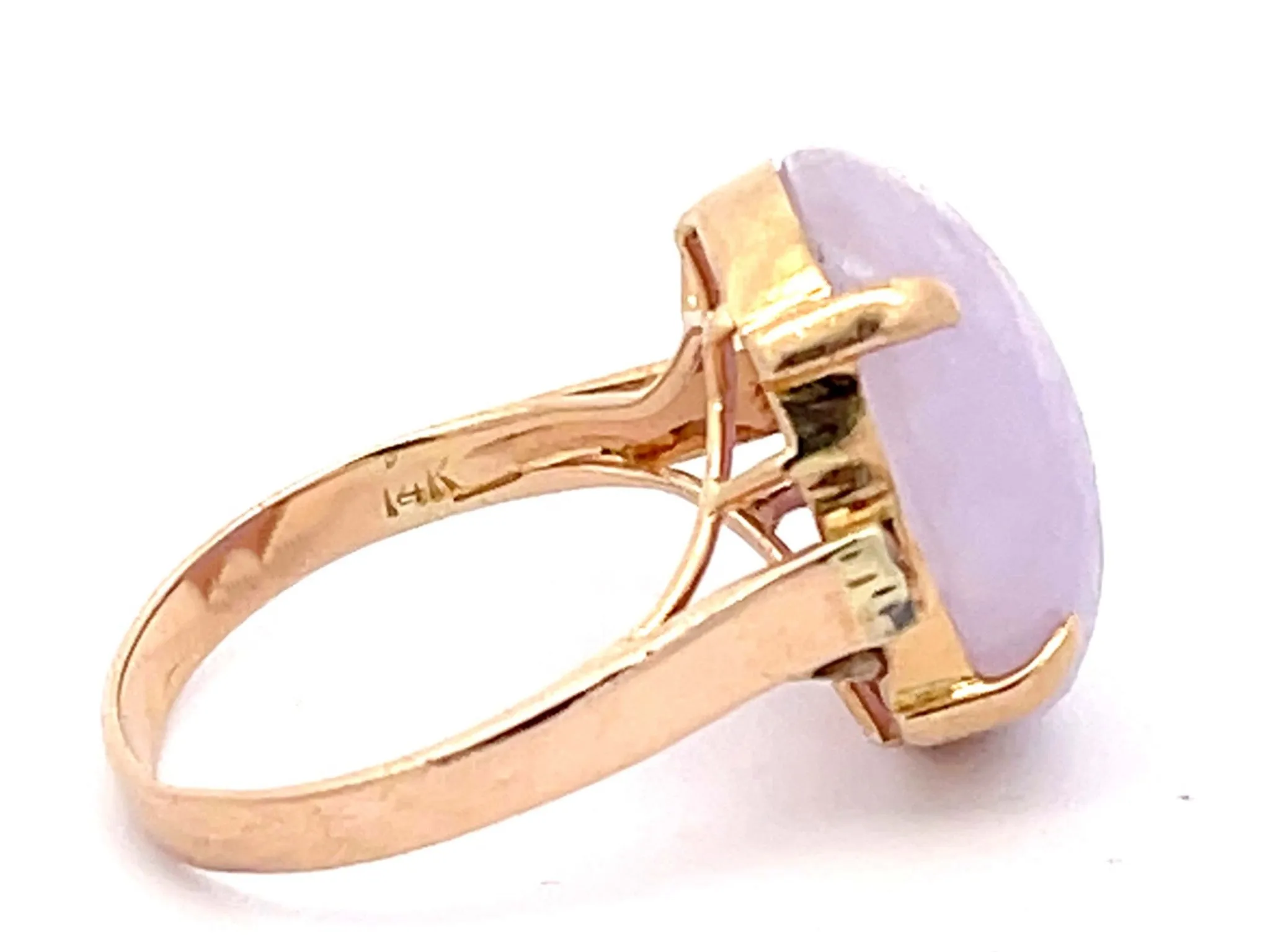 Lavender Oval Jade Cabochon Ring in 14k Yellow Gold
