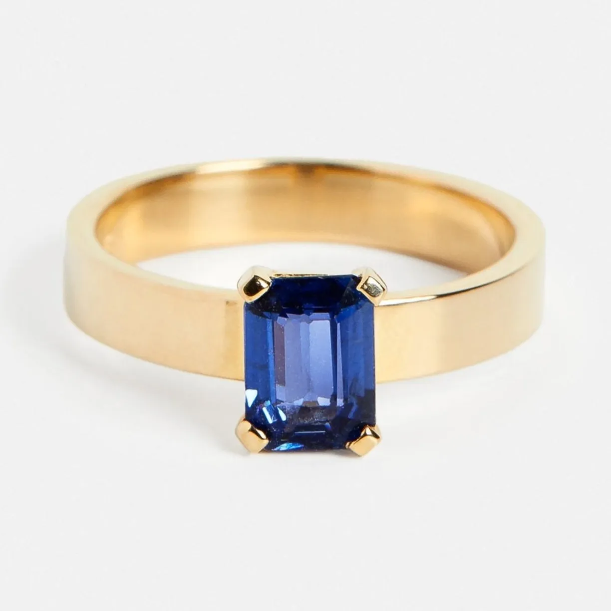Liepa Ring with 1.16ct Sapphire in Gold