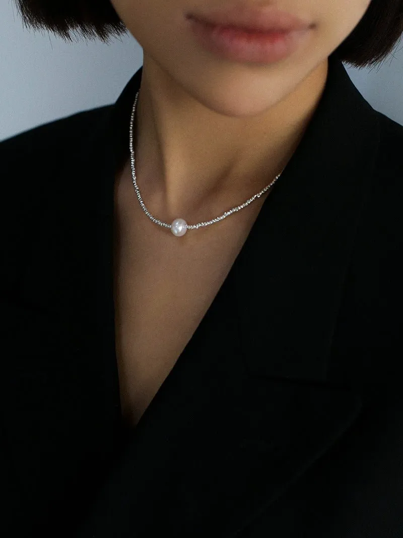 Luxurious Shiny Passepartout Freshwater Pearl Necklace - Silver