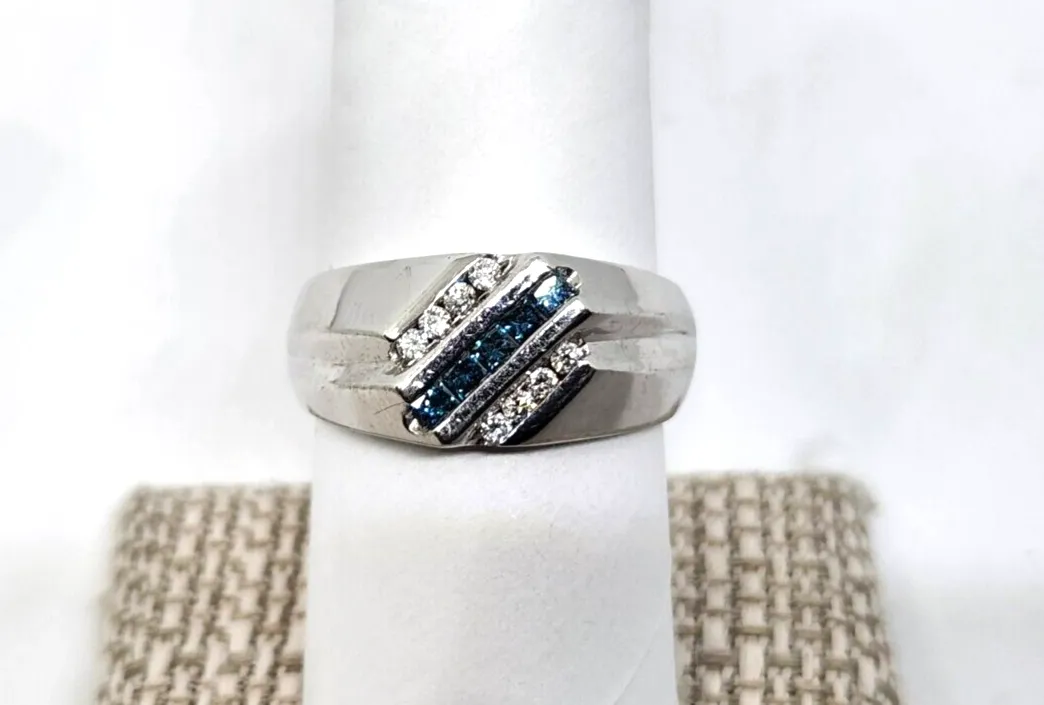 Men's 14k White Gold 0.5ct tw Princess Cut Blue  & White Diamond Ring, Size 12