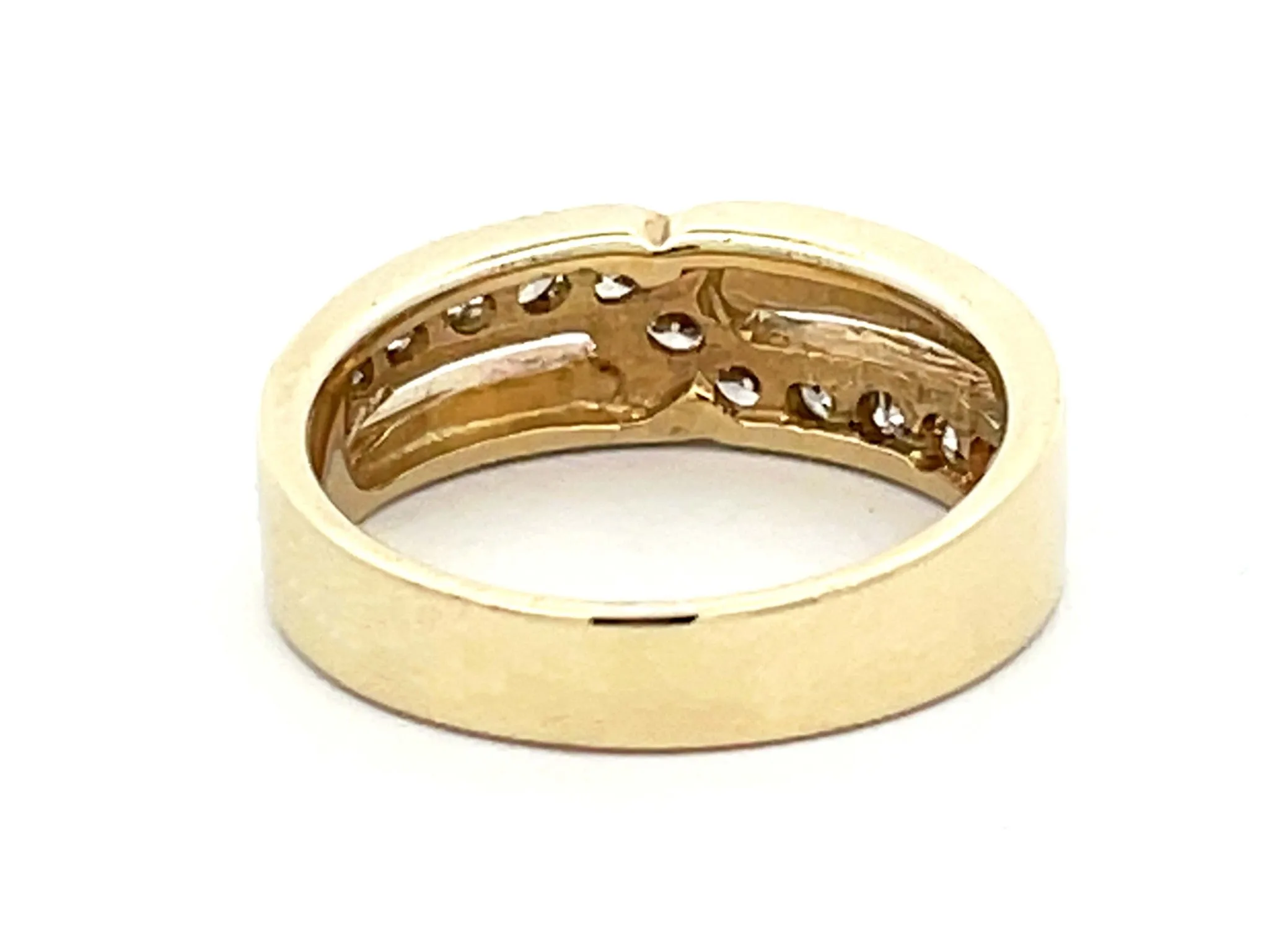 Mens Light Champagne Diamond Row Crossover Band Ring in 14k Yellow Gold