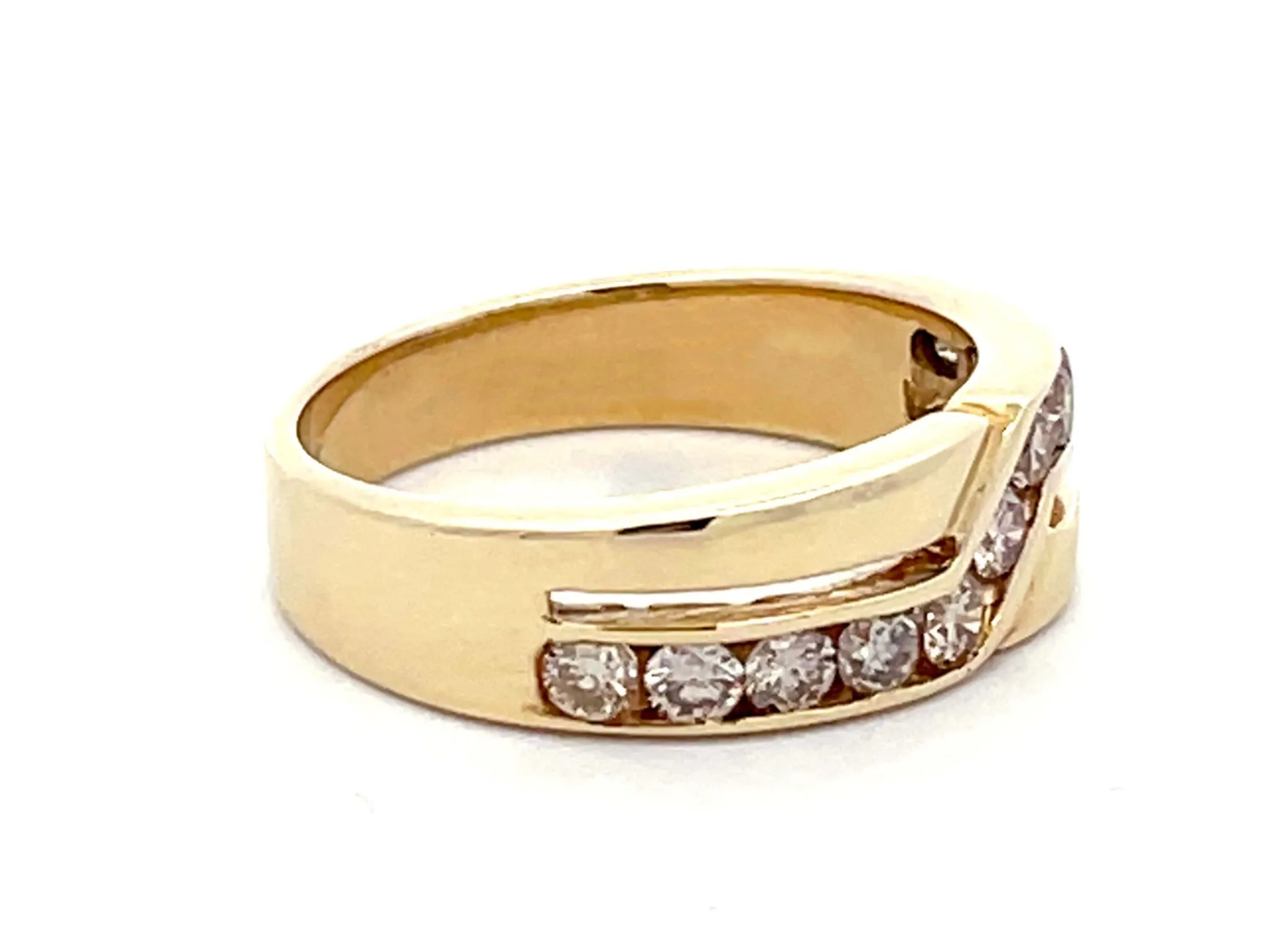 Mens Light Champagne Diamond Row Crossover Band Ring in 14k Yellow Gold