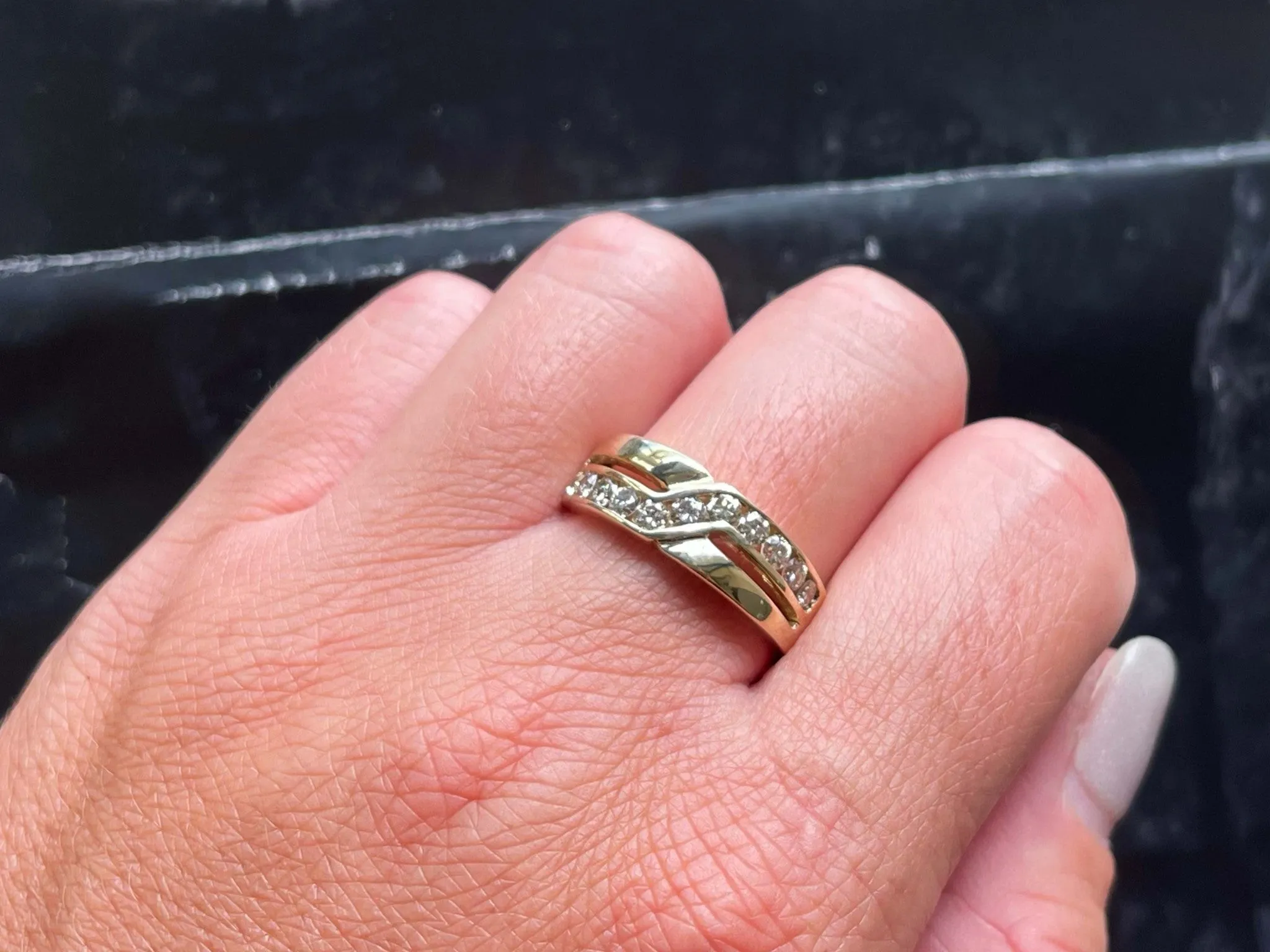 Mens Light Champagne Diamond Row Crossover Band Ring in 14k Yellow Gold