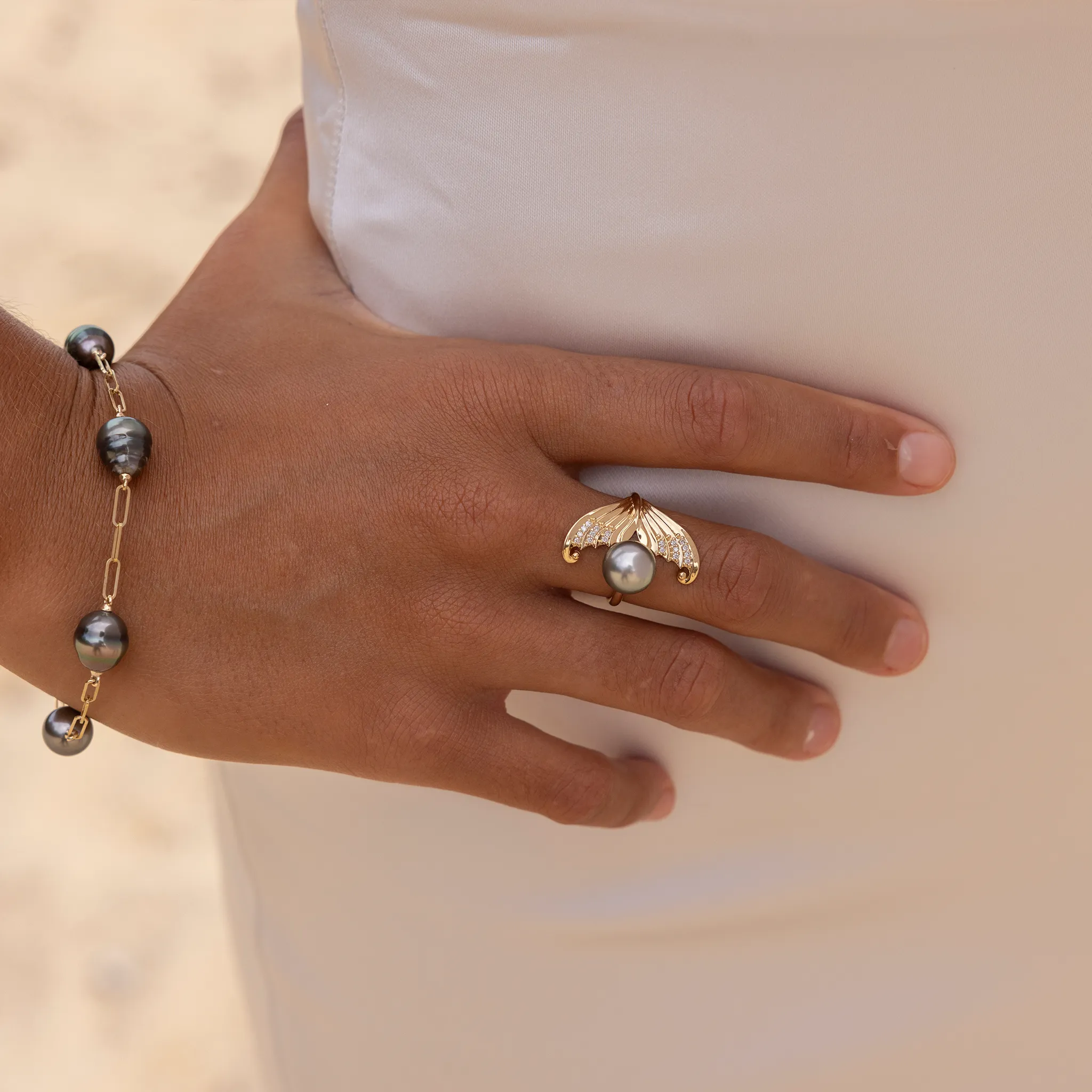 Moon Mermaid Tahitian Black Pearl Ring in Gold with Diamonds - 9-10mm