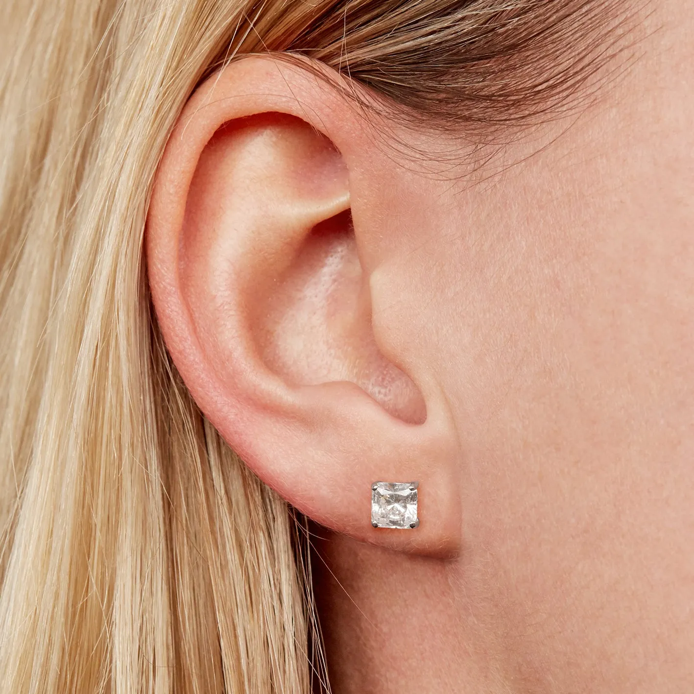 Princess Cut stud earrings with 1.5 carats* of diamond simulants in 10 carat white gold
