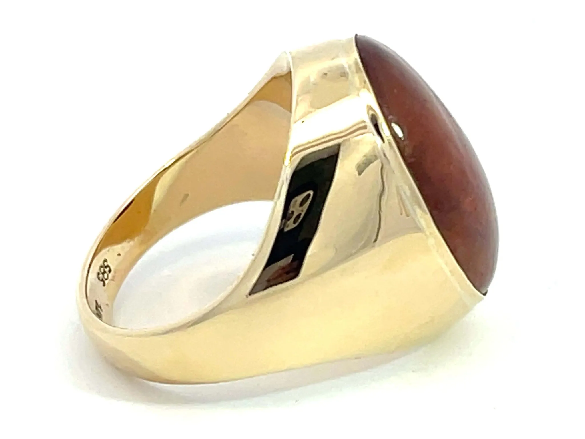 Red Brown Mottled Oval Cabochon Jade Ring in 14k Yellow Gold