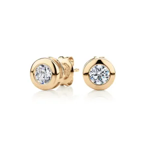 Round Brilliant stud earrings with 1 carat* of diamond simulants in 10 carat yellow gold