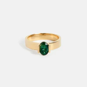 Silva Ring with 1.02ct Sapphire in Gold