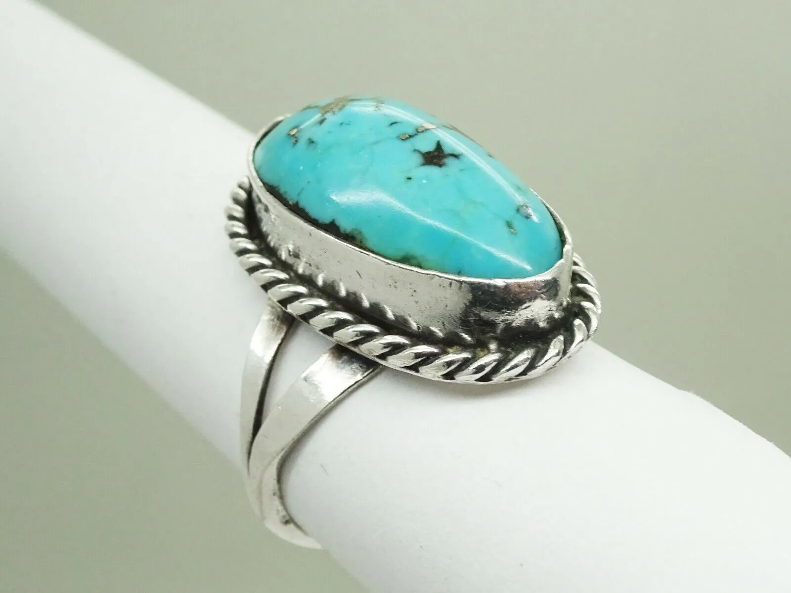 Southwestern Oval Turquoise Solitaire Split Shank Ring Sterling Silver Size 7.25