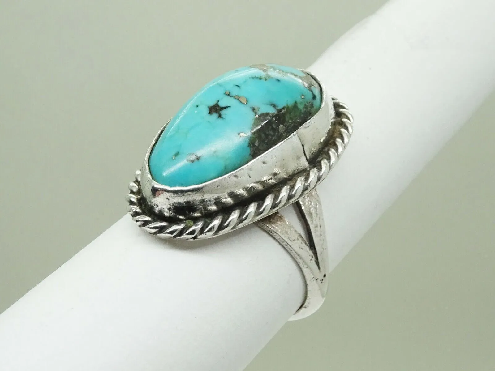 Southwestern Oval Turquoise Solitaire Split Shank Ring Sterling Silver Size 7.25
