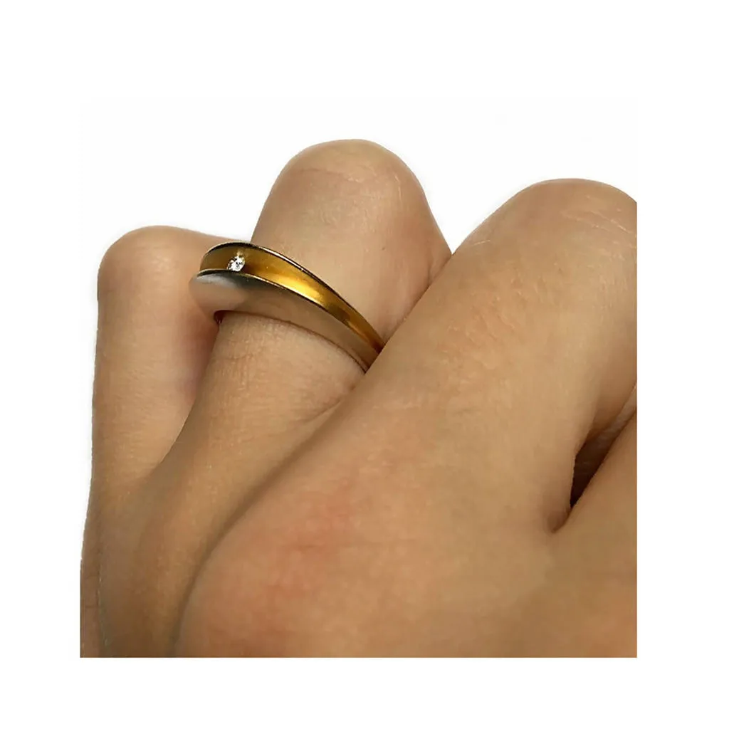 Split silver shell ring with 3pt diamond & contrasting 22K gold plating