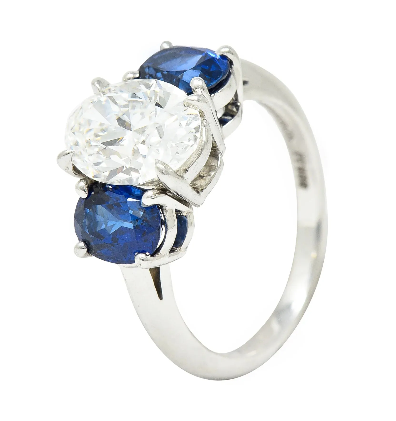 TIFFANY & CO. CONTEMPORARY 4.26 CTW OVAL CUT DIAMOND SAPPHIRE PLATINUM THREE STONE ENGAGEMENT RING