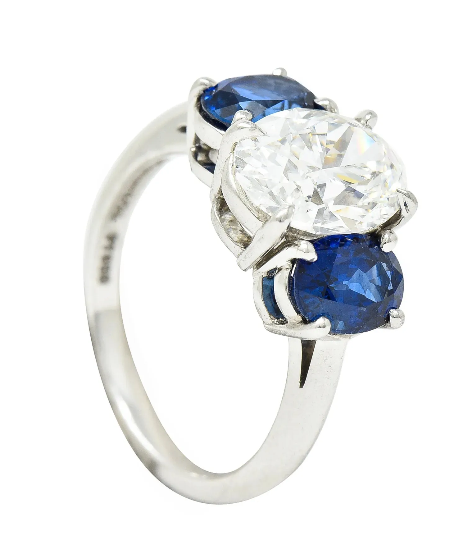 TIFFANY & CO. CONTEMPORARY 4.26 CTW OVAL CUT DIAMOND SAPPHIRE PLATINUM THREE STONE ENGAGEMENT RING