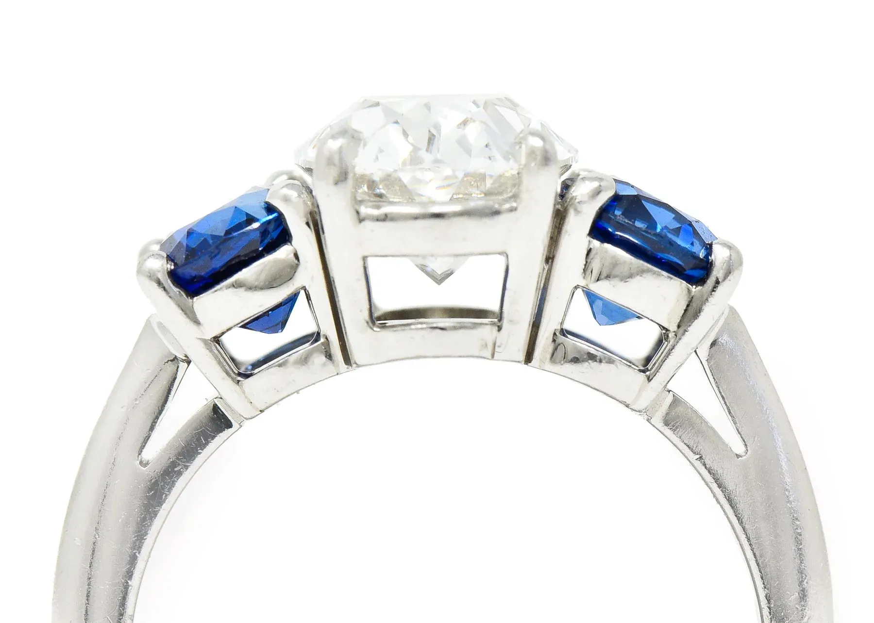 TIFFANY & CO. CONTEMPORARY 4.26 CTW OVAL CUT DIAMOND SAPPHIRE PLATINUM THREE STONE ENGAGEMENT RING