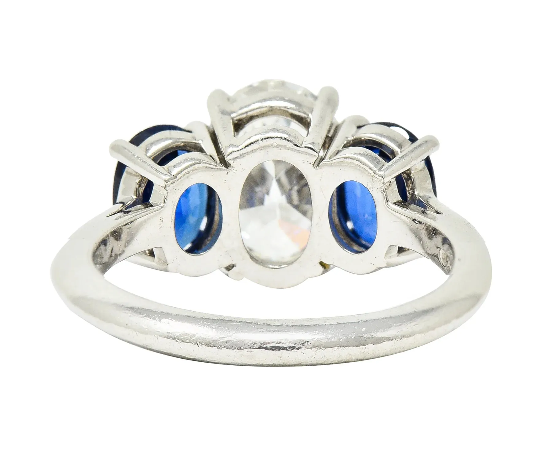 TIFFANY & CO. CONTEMPORARY 4.26 CTW OVAL CUT DIAMOND SAPPHIRE PLATINUM THREE STONE ENGAGEMENT RING