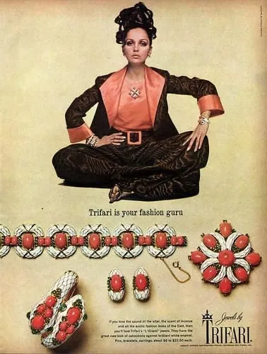 Trifari L??Orient Collection Green Carnelian Vintage Bracelet