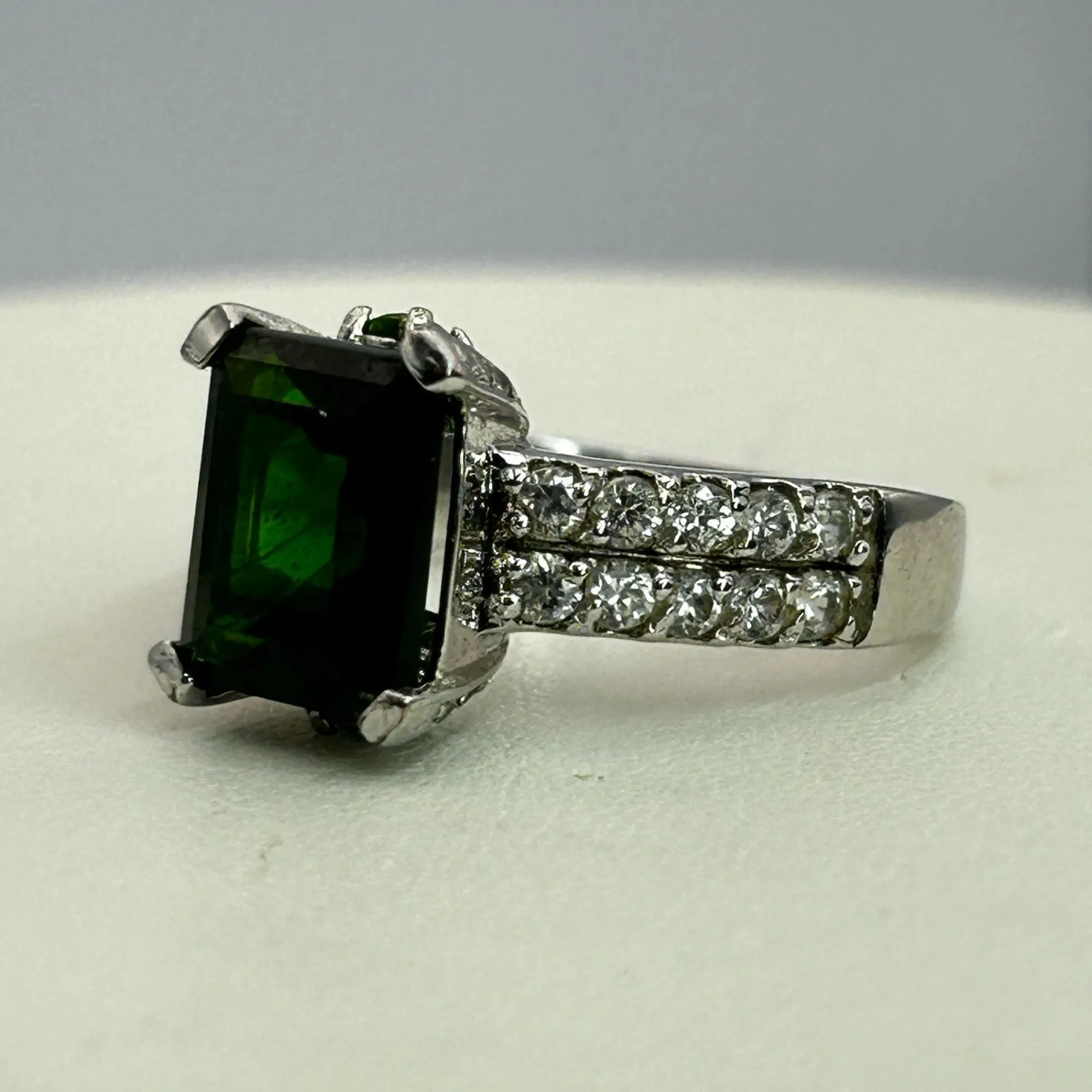 Tsavorite and White Topaz Ring Octagon Cut Thailand 925 Sterling Silver SIZE 7