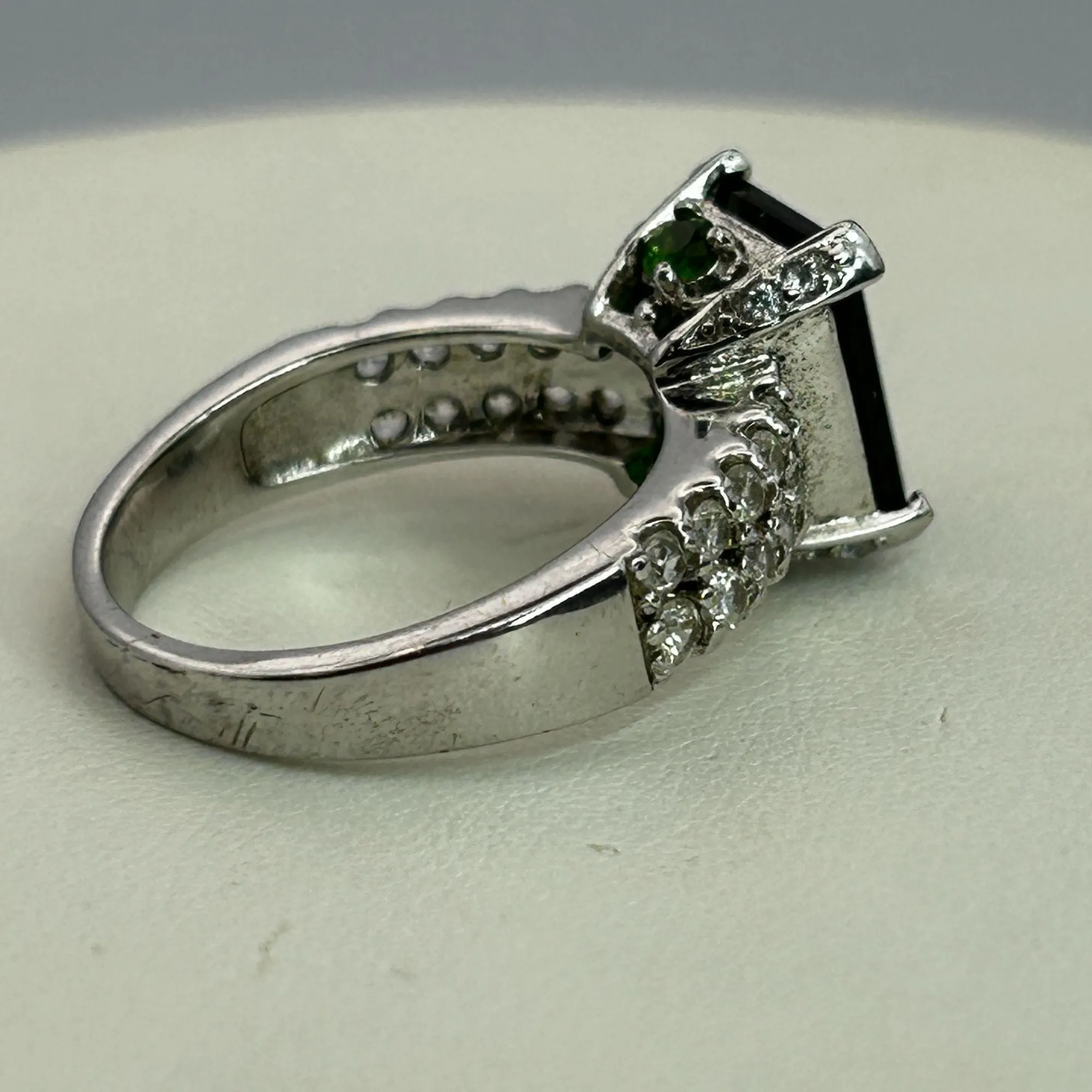 Tsavorite and White Topaz Ring Octagon Cut Thailand 925 Sterling Silver SIZE 7
