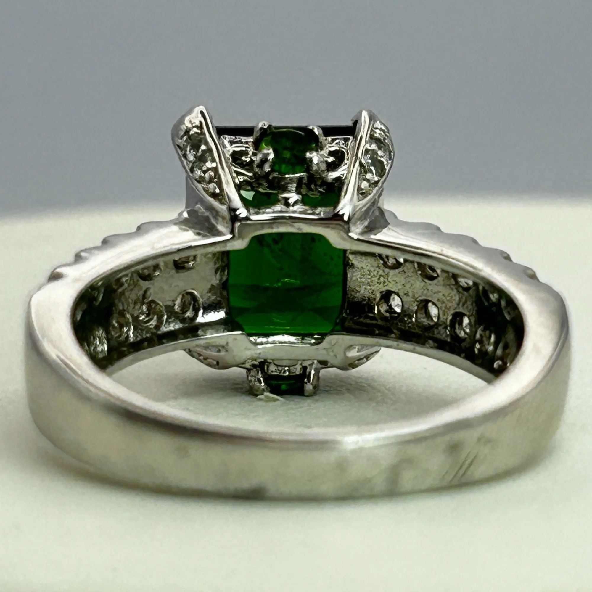 Tsavorite and White Topaz Ring Octagon Cut Thailand 925 Sterling Silver SIZE 7