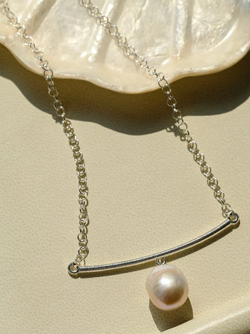 Versatile Curved Baroque Pearl Pendant Necklace