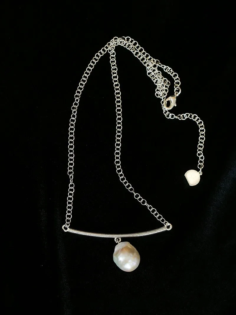 Versatile Curved Baroque Pearl Pendant Necklace