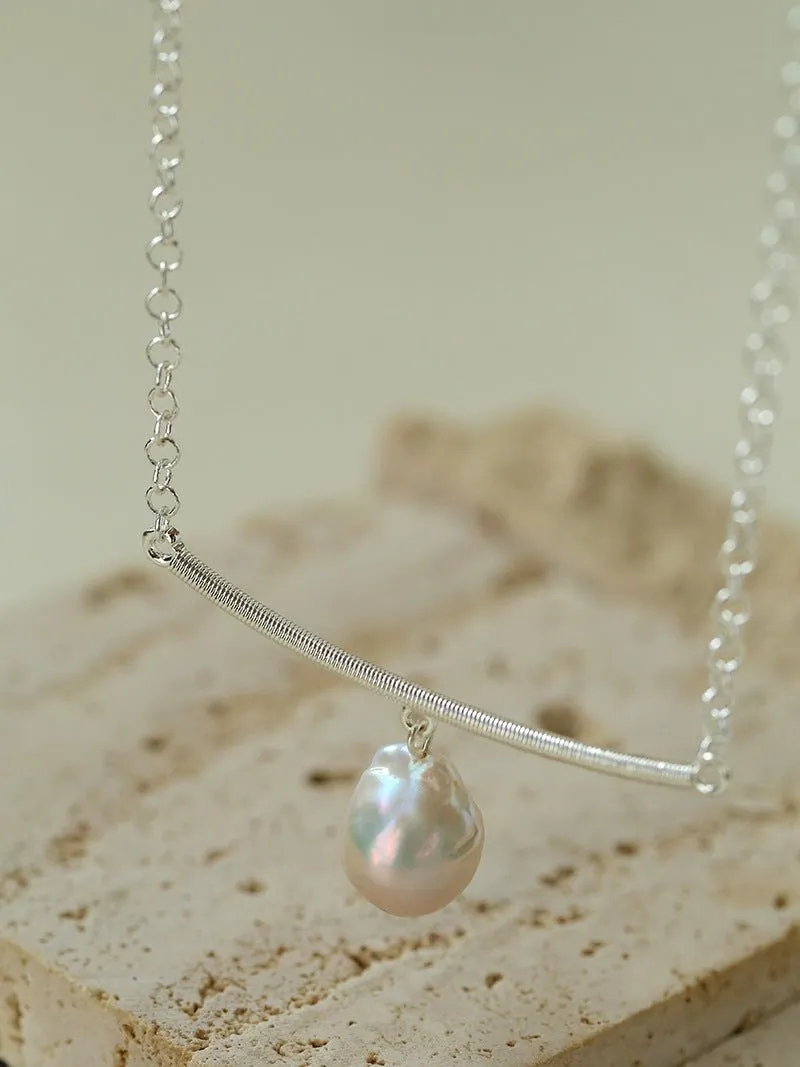 Versatile Curved Baroque Pearl Pendant Necklace