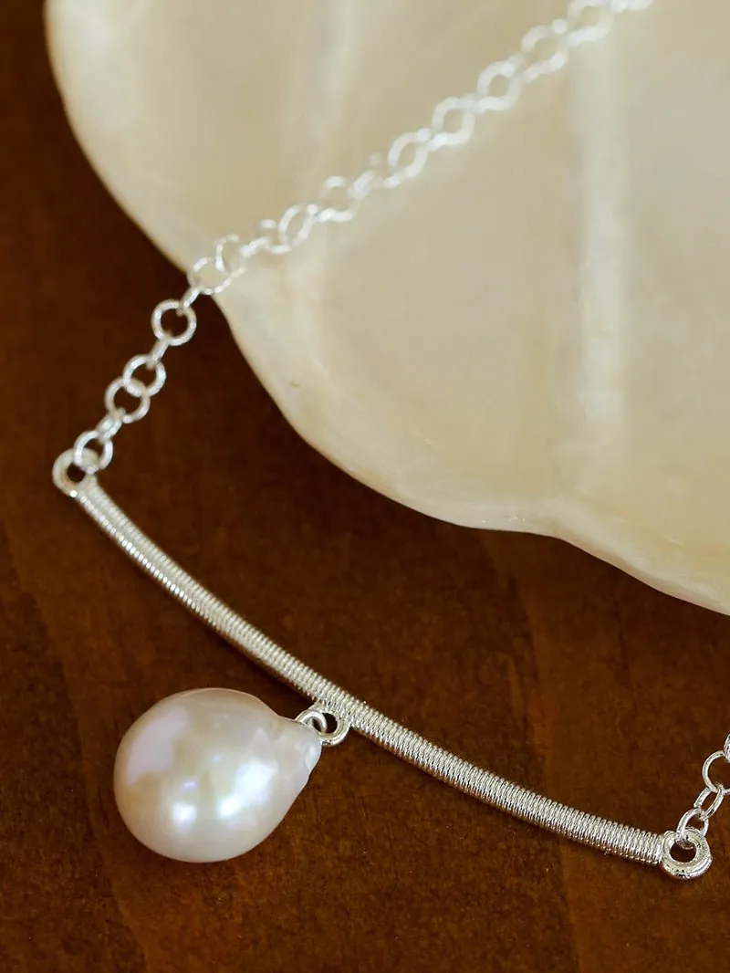 Versatile Curved Baroque Pearl Pendant Necklace