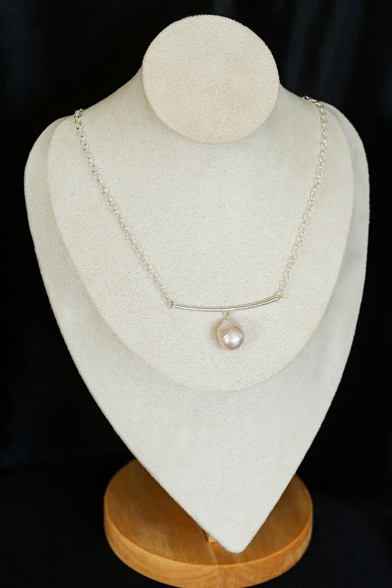 Versatile Curved Baroque Pearl Pendant Necklace