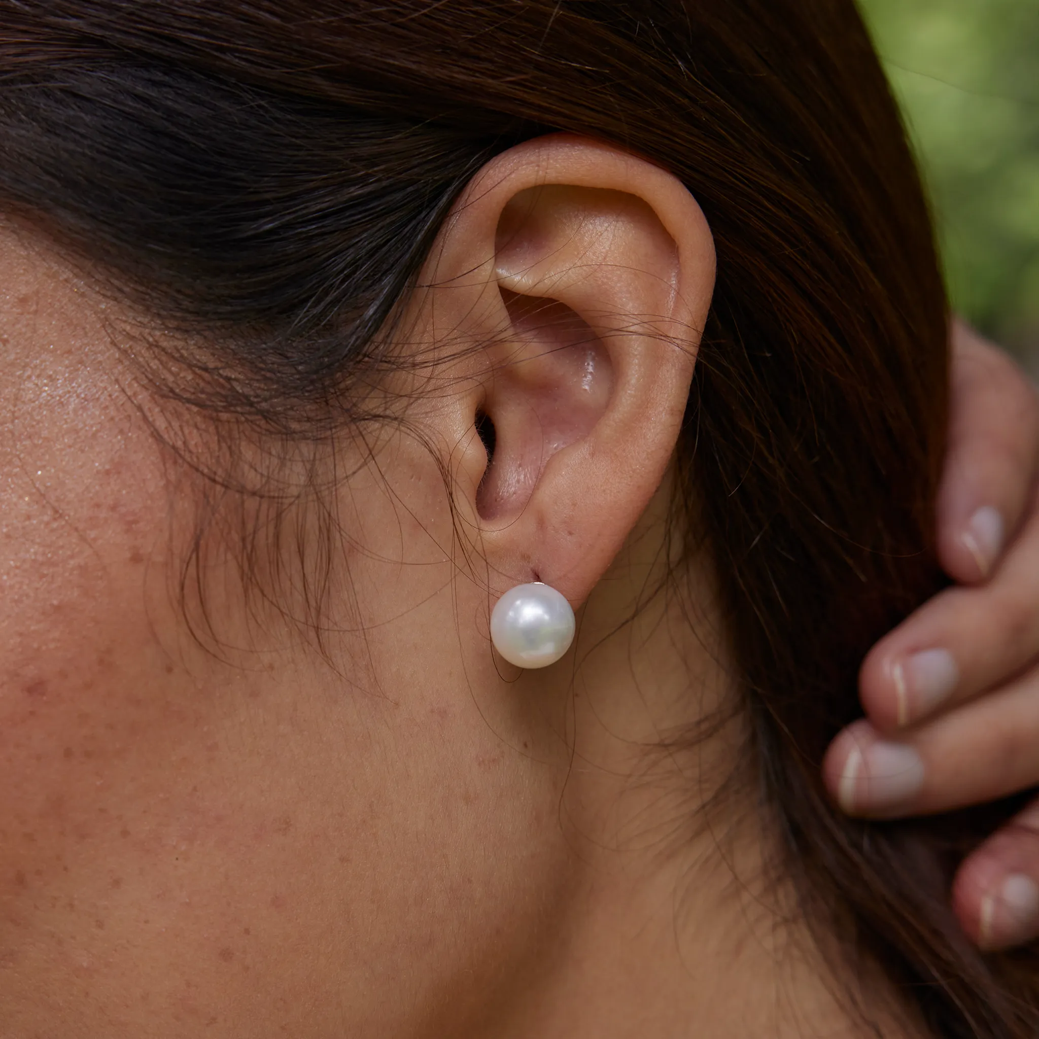 White Freshwater Pearl Earrings in White Gold - 9-10mm